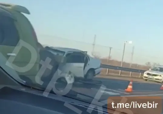 ВИДЕО: Госпитализированы в больницу двое участников ДТП с большегрузом на трассе в ЕАО