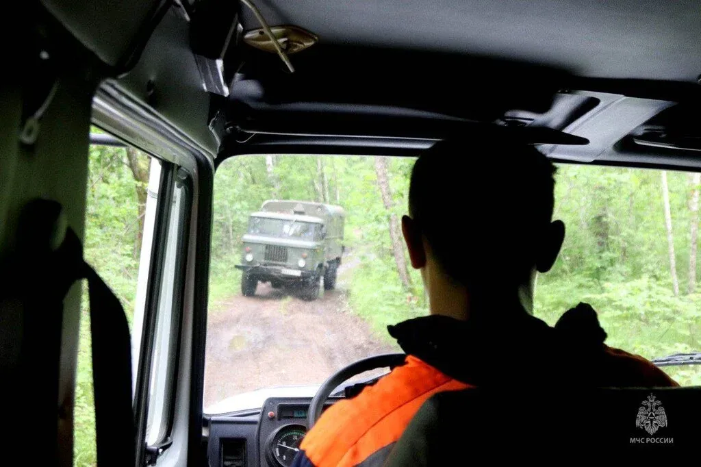 На вездеходе пришлось везти медиков к отдыхающей в ЕАО из-за размытой дороги