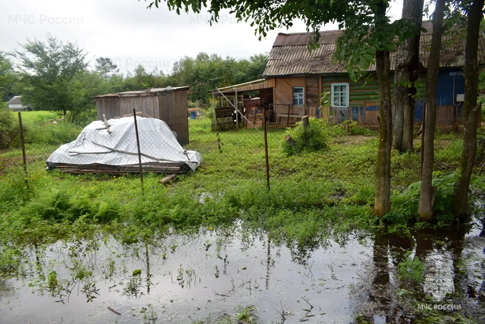 Освободились от воды подтопленные территории в пригороде Биробиджана - МЧС