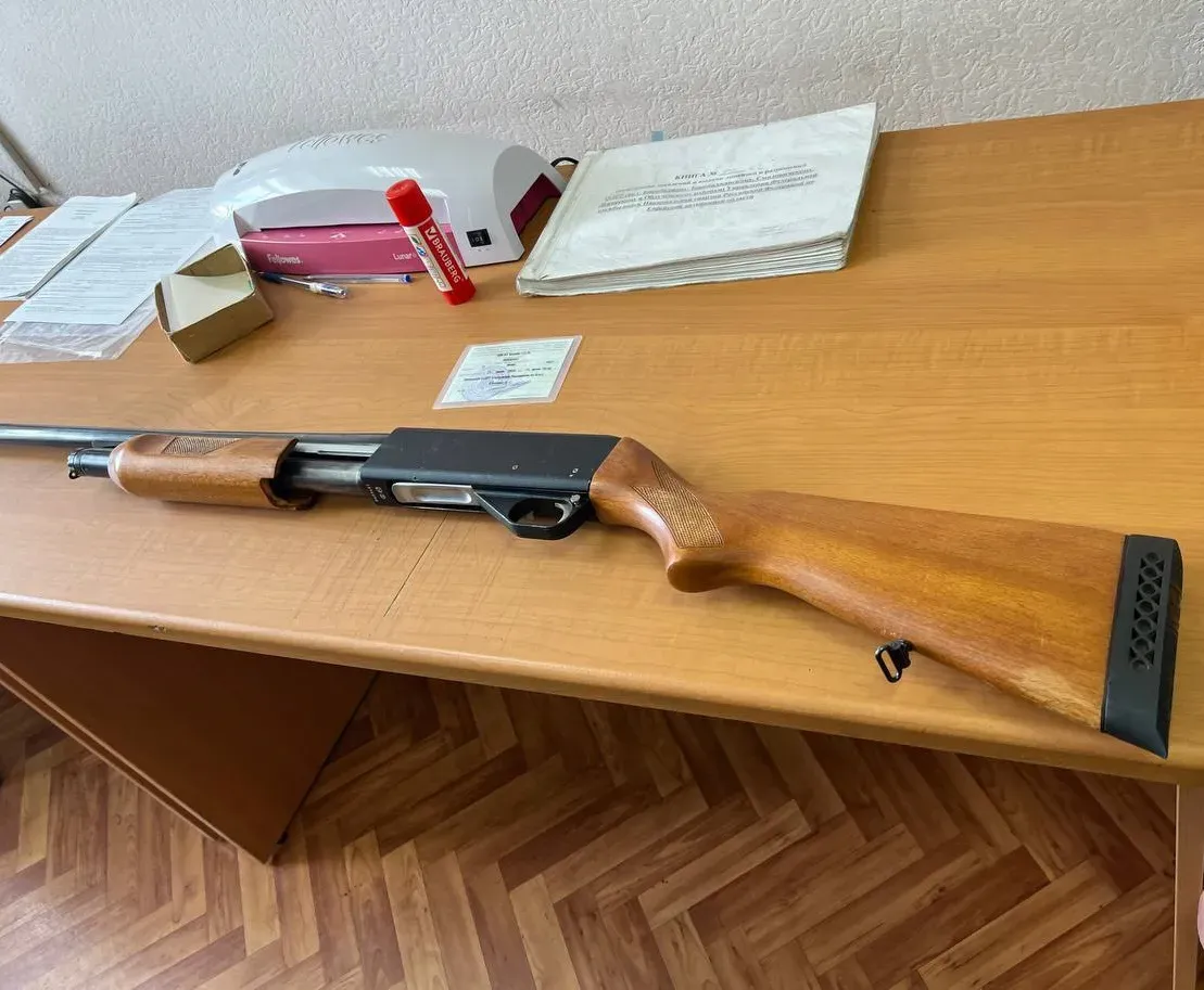 Изъятое у жителей ЕАО оружие передали в зону СВО росгвардейцы