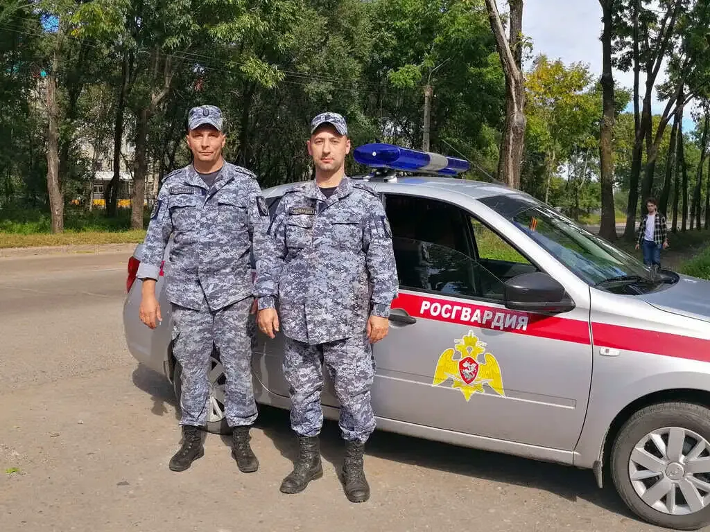 Потерявшуюся девочку вернули домой росгвардейцы в Биробиджане