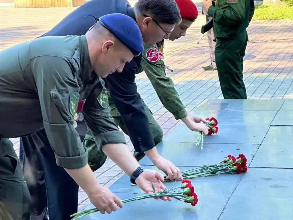 Возложение цветов в День окончания Второй мировой прошло в Биробиджане