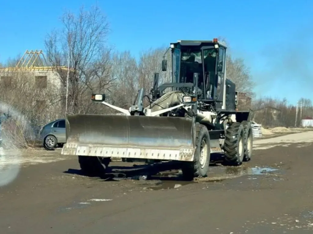 Не справился с трактором и перевернулся водитель в ЕАО