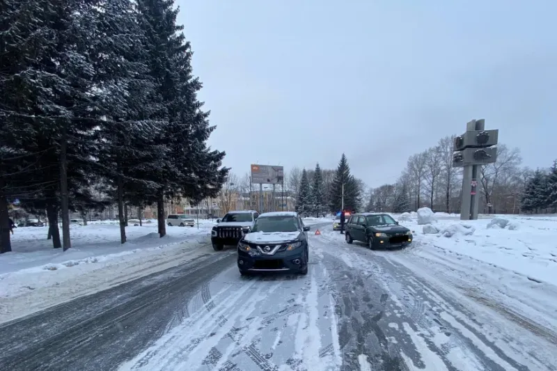 Экстренно доставили в больницу участника ДТП в центре Биробиджана