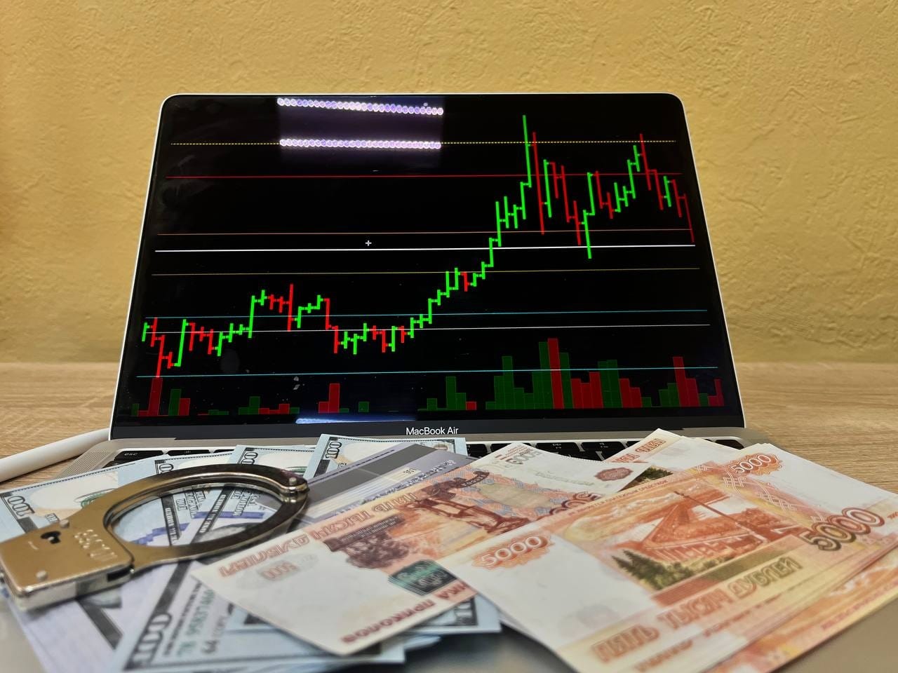 Прогорела на почти 1 млн, желая заработать легких денег, жительница ЕАО