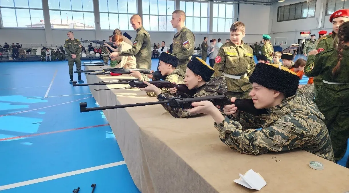 Соревнования по стрельбе среди юнармейцев и казаков прошли в Биробиджане