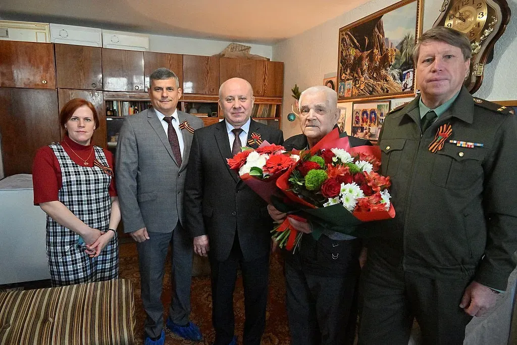Почетный знак «Заслуженный ветеран Хабаровска» вручили участнику Великой Отечественной войны