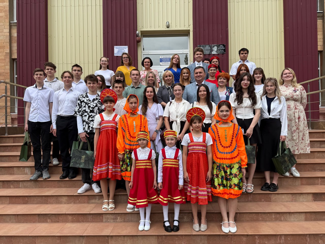 Рабочую поездку в Донецкую Народную Республику провела Мария Костюк в День России